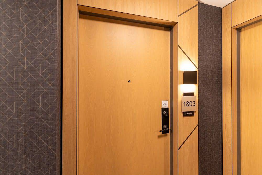 Mississauga, ON L5A 0B3,204 Burnhamthorpe RD #1803