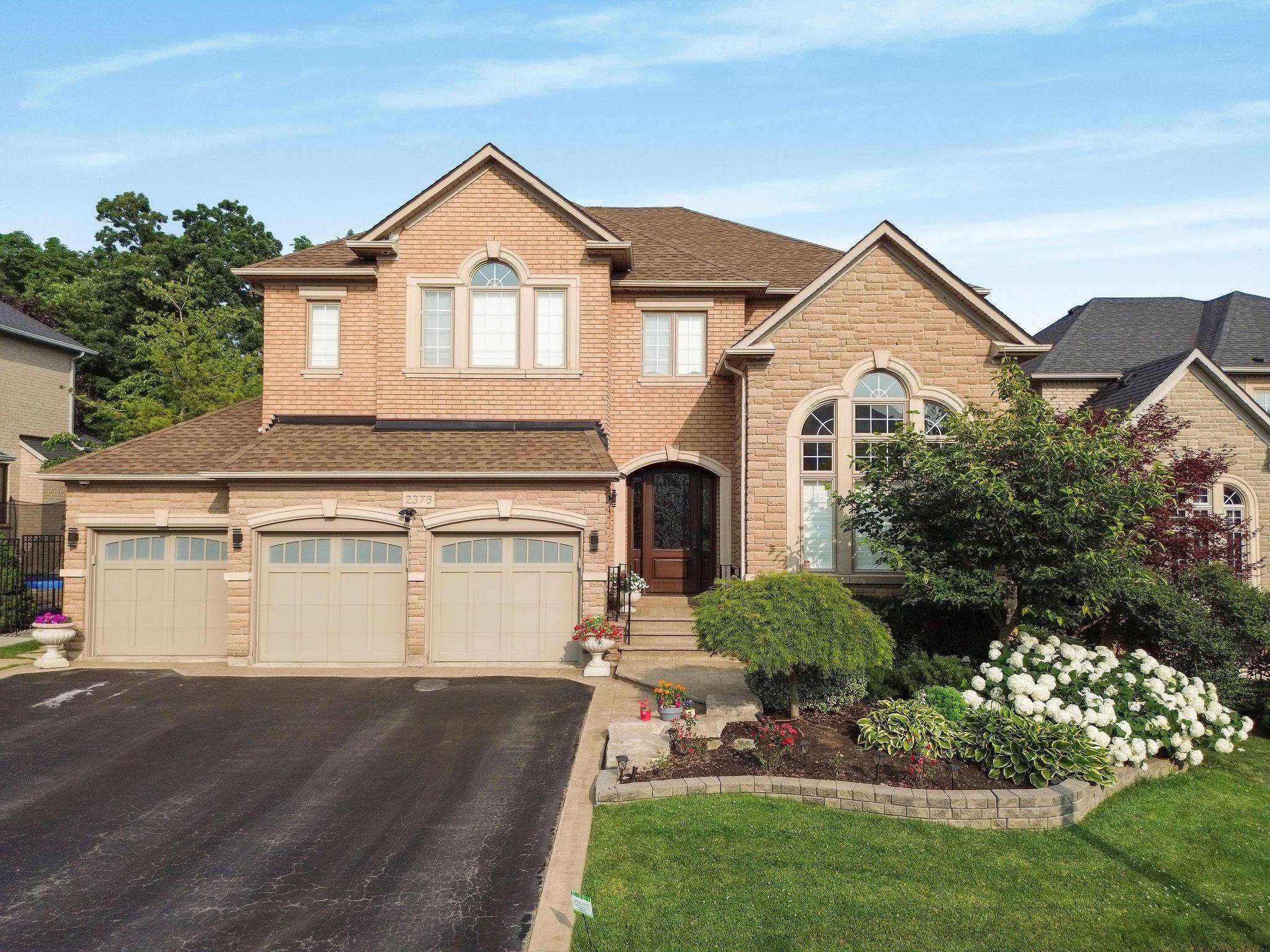 2376 Valley Forest WAY, Oakville, ON L6H 6W9
