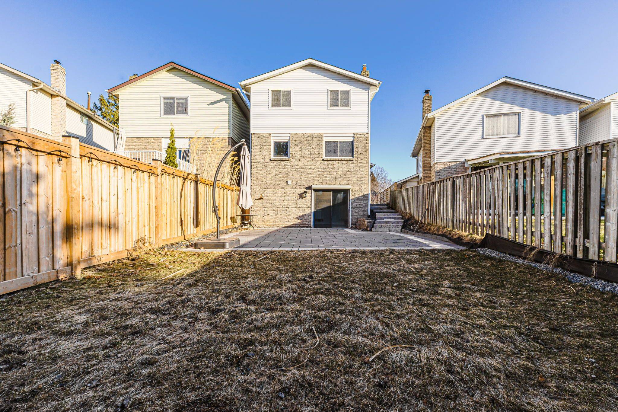 Burlington, ON L7P 3Y4,2416 Malcolm CRES #Lower Level