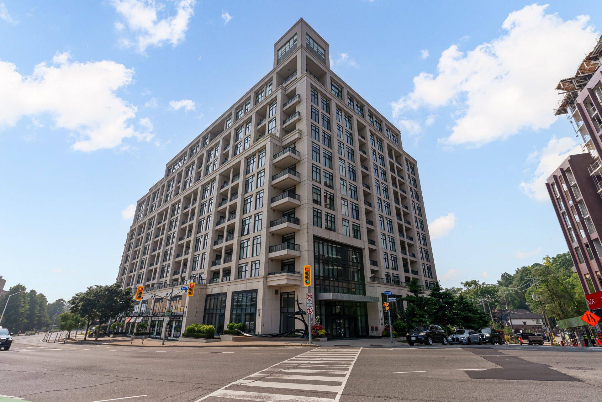 1 Old Mill DR #730, Toronto W01, ON M6S 0A1