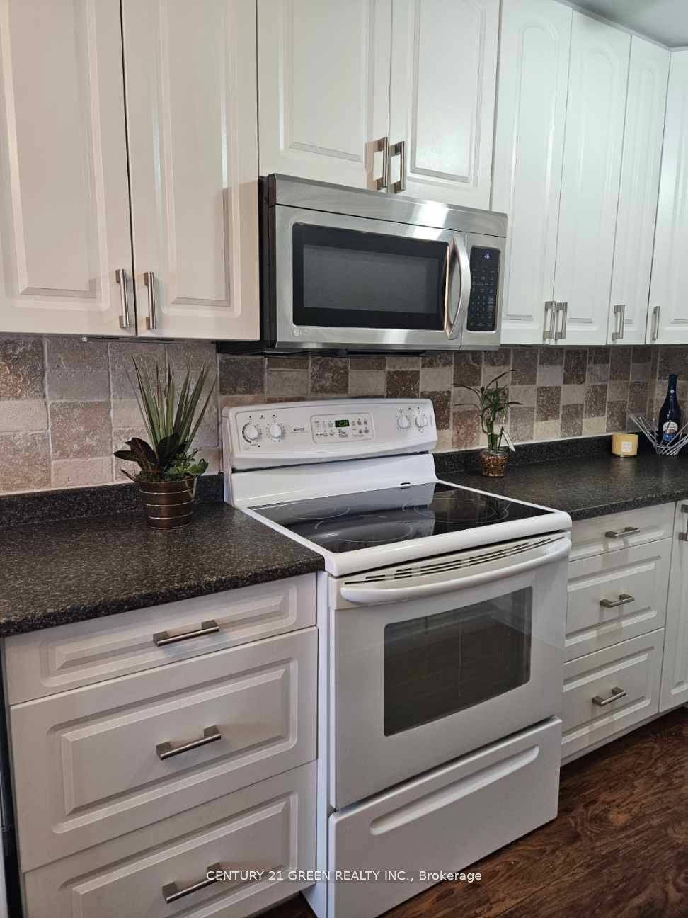 Belleville, ON K8P 2T5,1 Prince Of Wales DR #G