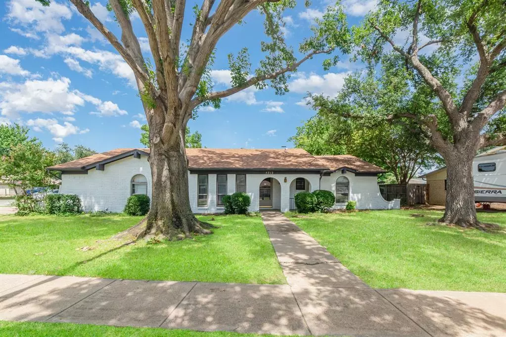 North Richland Hills, TX 76180,5712 Carolyn Drive