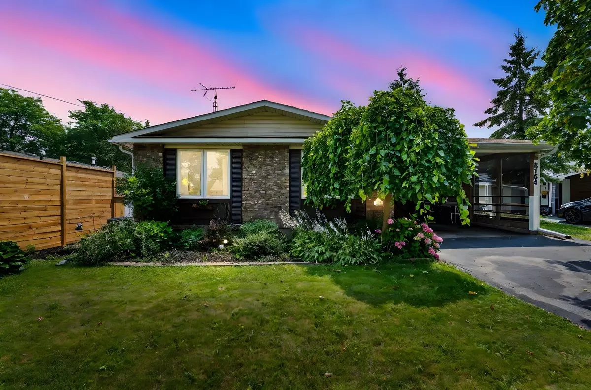 Niagara Falls, ON L2H 1T7,8164 Catalina ST