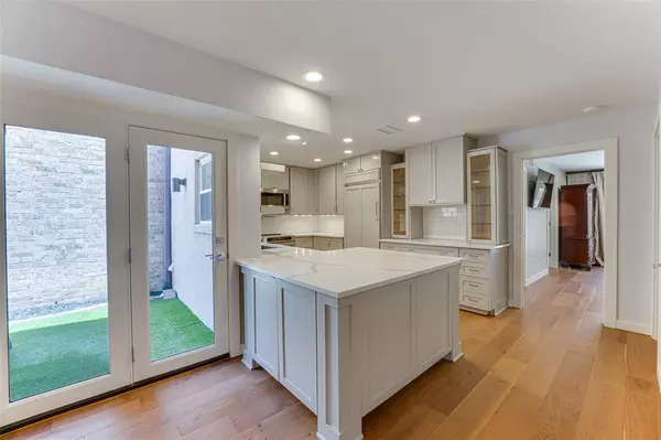 Farmers Branch, TX 75234,3326 Courtyard Place