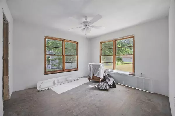 Glen Rose, TX 76043,605 S Jefferson Street