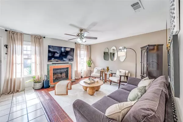 1161 Dallas Drive,  Denton,  TX 76205