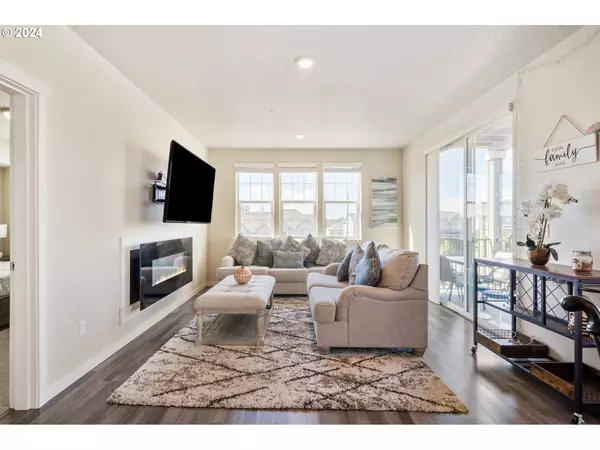 Beaverton, OR 97007,17182 SW APPLEDALE RD #305