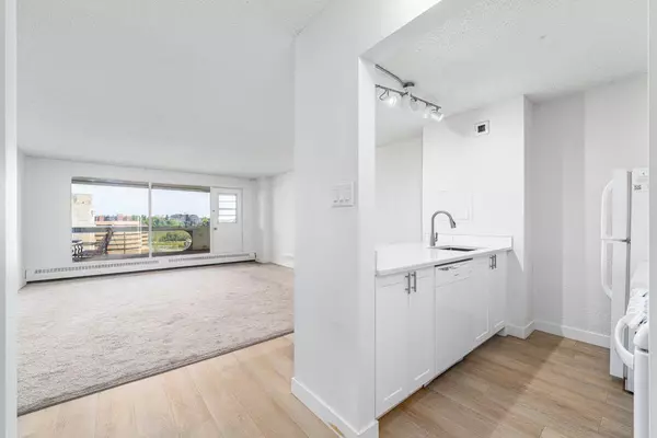 Calgary, AB T2G 4Z9,221 6 AVE SE #1504