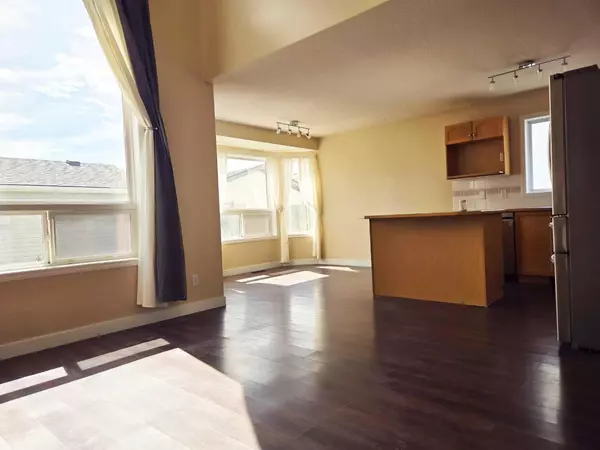 Calgary, AB T3J4L7,84 Martinvalley CRES Northeast
