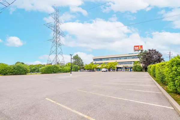 Toronto C14, ON M2M 4J5,3292 Bayview AVE #102