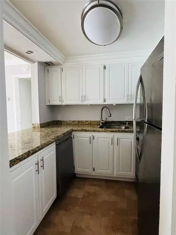 Lauderdale Lakes, FL 33313,4848 NW 24th Ct #110