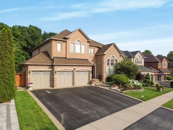 Oakville, ON L6H 6W9,2376 Valley Forest WAY