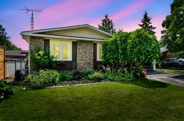 Niagara Falls, ON L2H 1T7,8164 Catalina ST