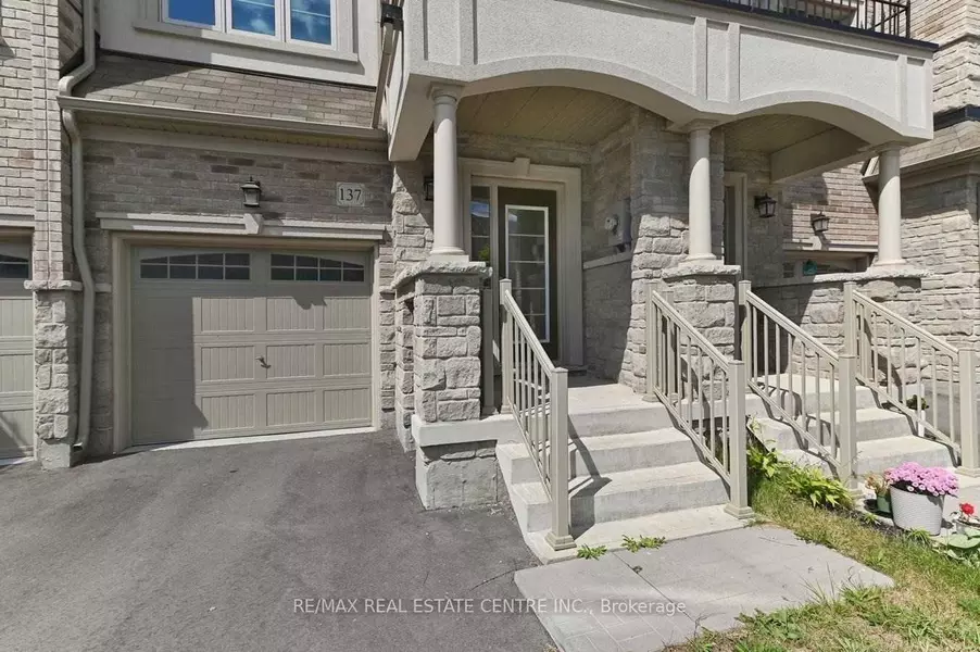 137 Borers Creek CIR, Hamilton, ON L8B 1W3