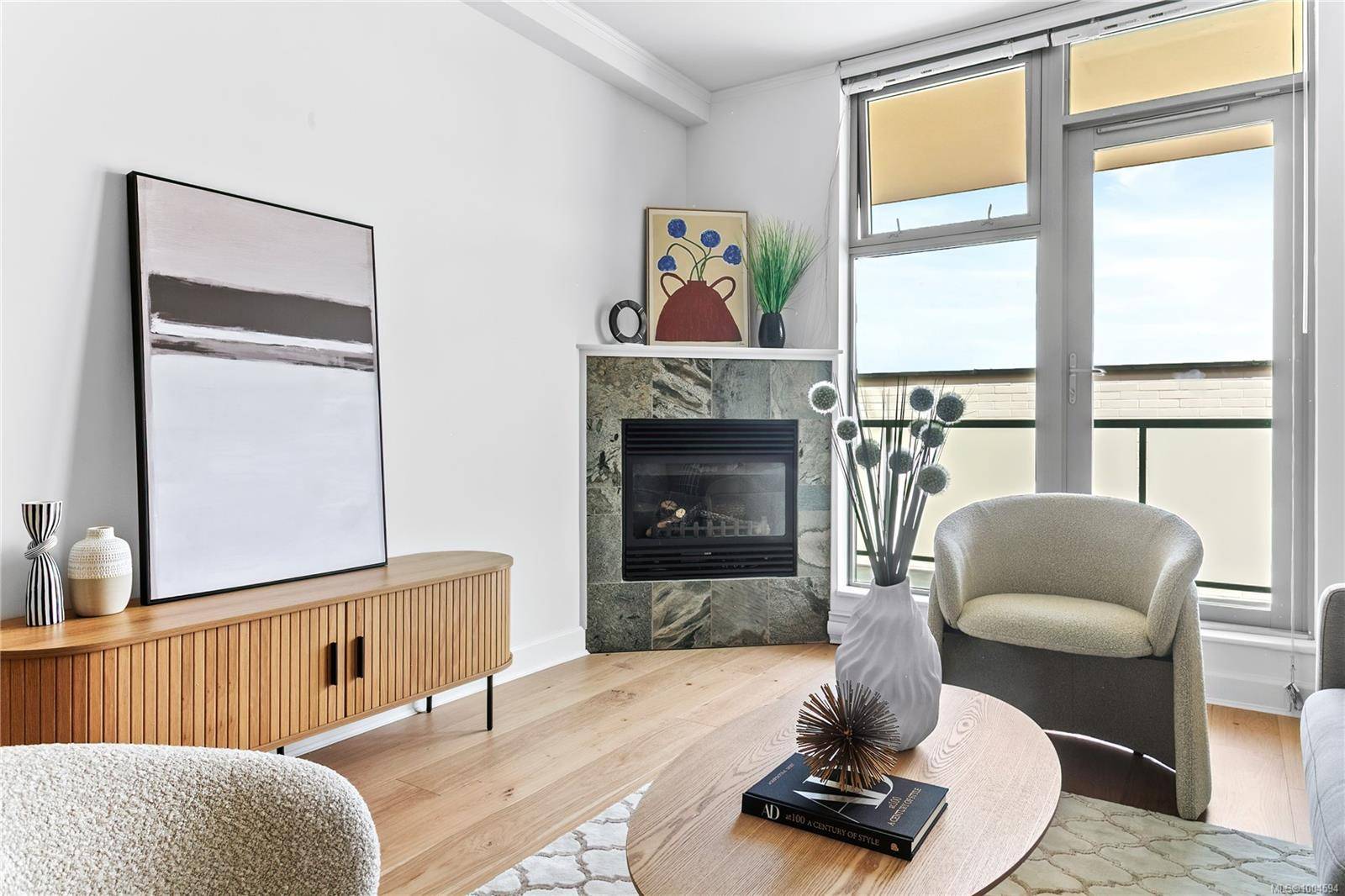 Victoria, BC V8V 2G6,225 Menzies St #212