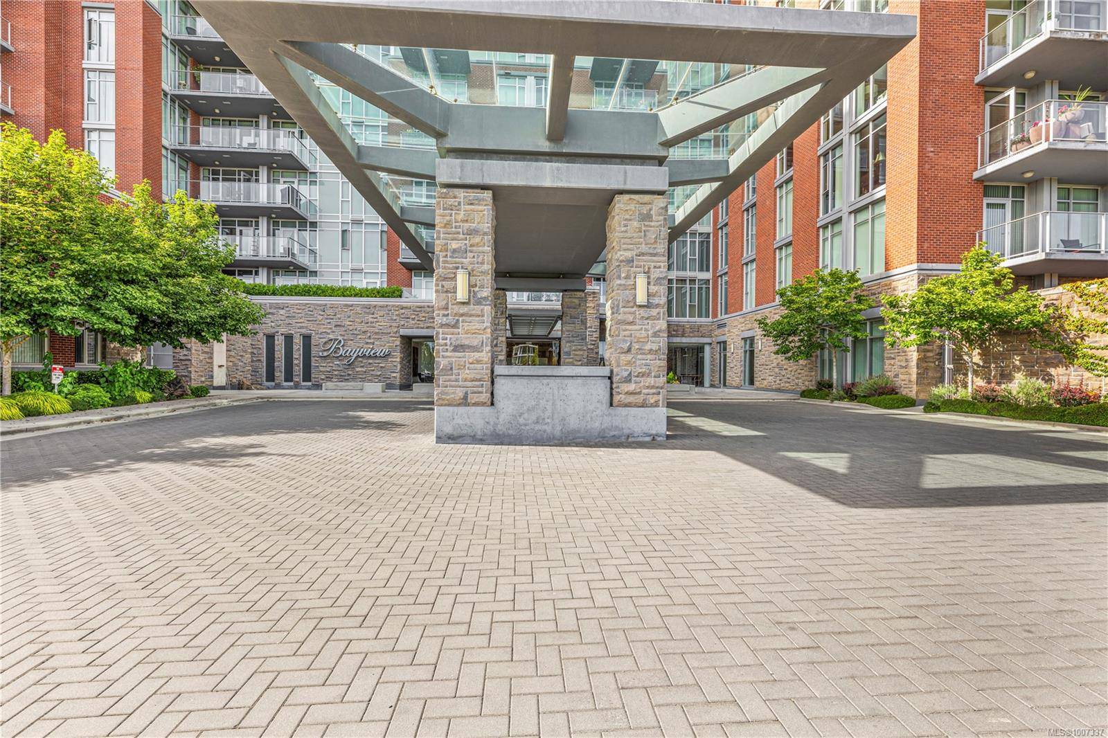 Victoria, BC V9A 0A1,100 Saghalie Rd #112