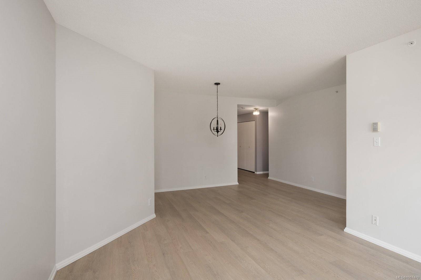 Victoria, BC V8V 4Y4,1020 View St #205
