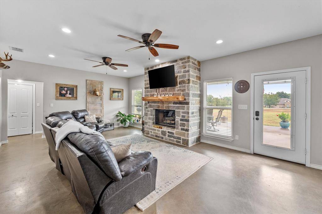 Corsicana, TX 75109,741 Clear Water Court