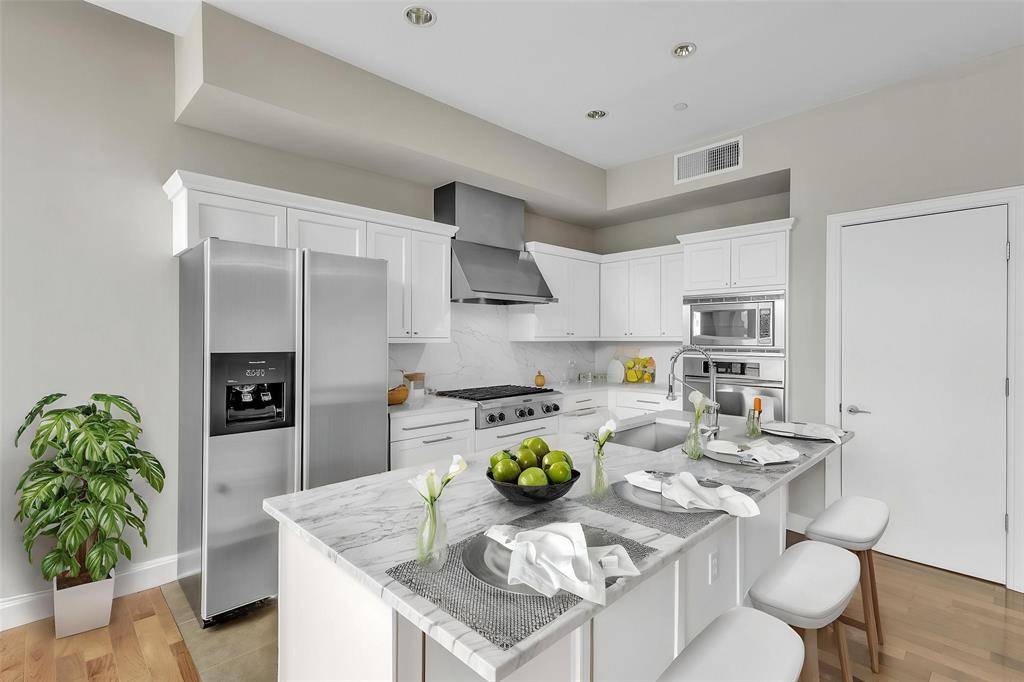 5656 N Central Expressway #201, Dallas, TX 75206