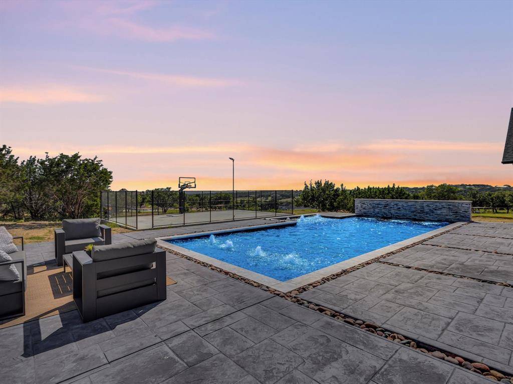 1000 Sweeney Way, Weatherford, TX 76087