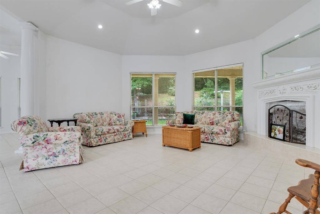 Tyler, TX 75703,18737 Oakbrook Road