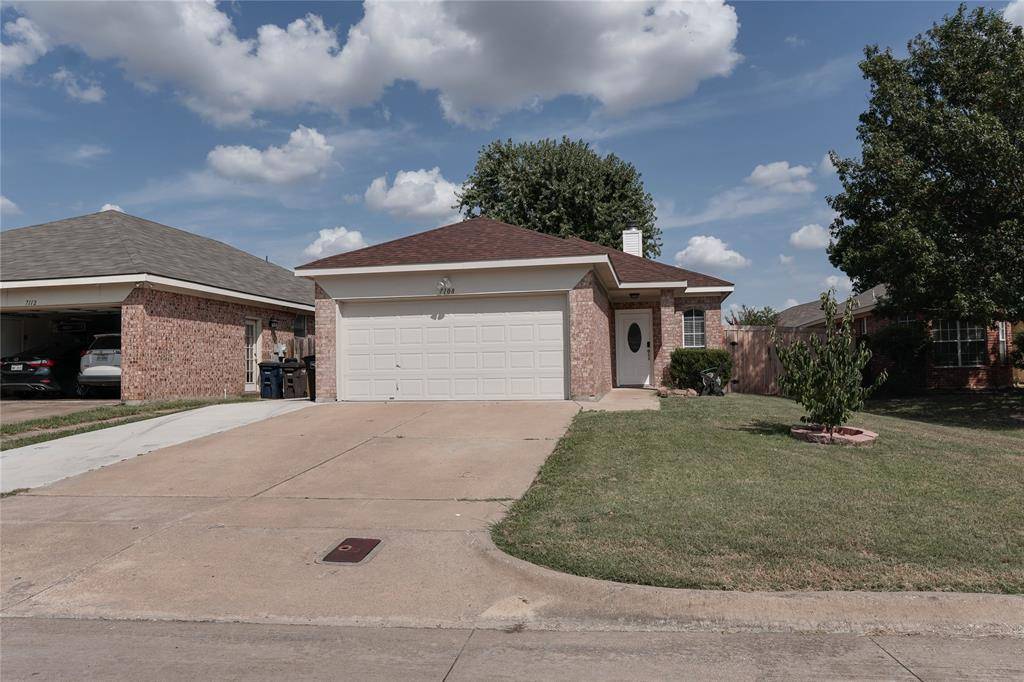 7108 Park Creek Circle W, Fort Worth, TX 76137