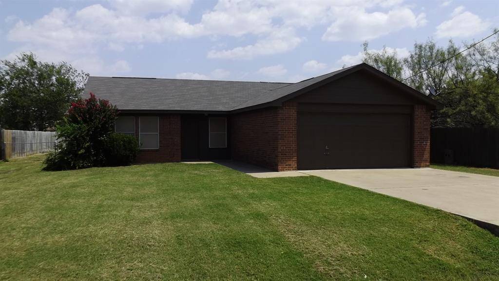 809 Shady Grove Drive, Granbury, TX 76049