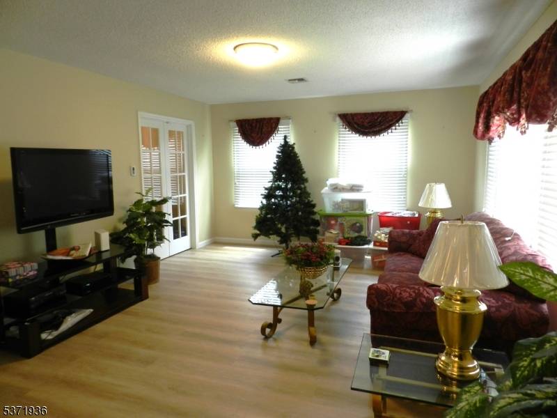 Monroe Twp., NJ 08831,378C Old Nassau Rd #C