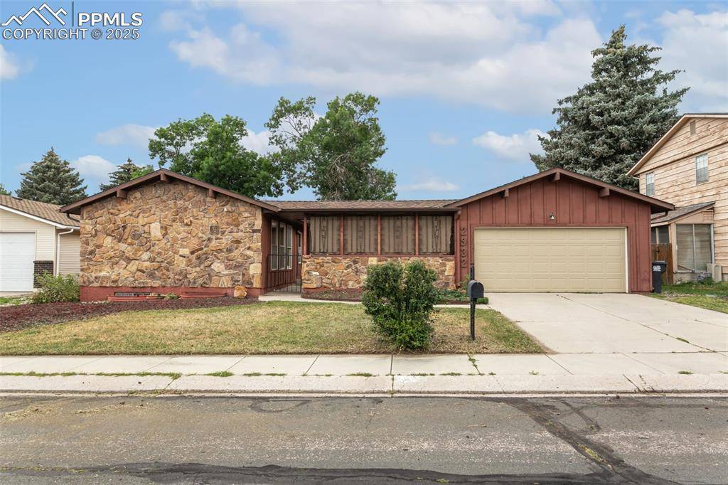 2932 W Whileaway CIR, Colorado Springs, CO 80917