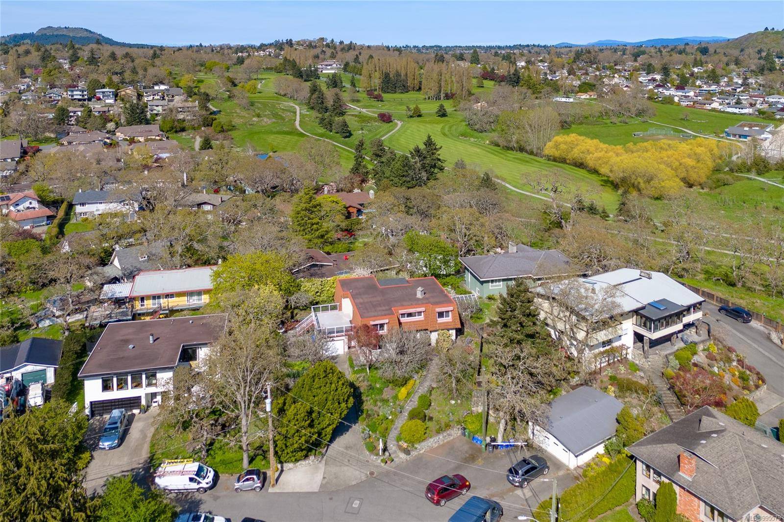 1436 Merritt Pl, Victoria, BC V8P 5H5