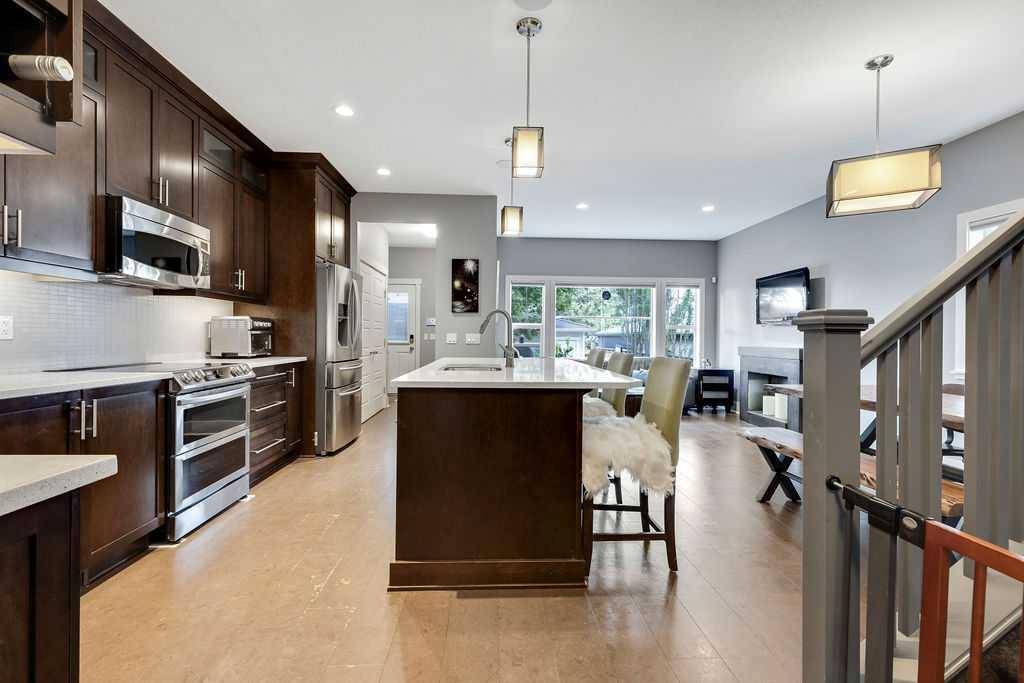 Calgary, AB T2M 3W4,2320 22 ST NW
