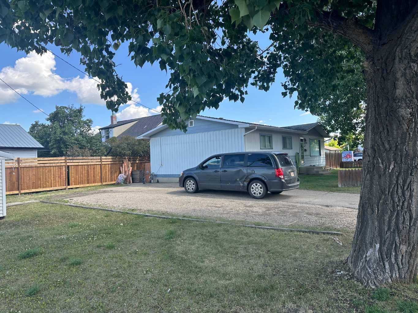 Grande Prairie, AB T8V 2X3,10802 102 ST
