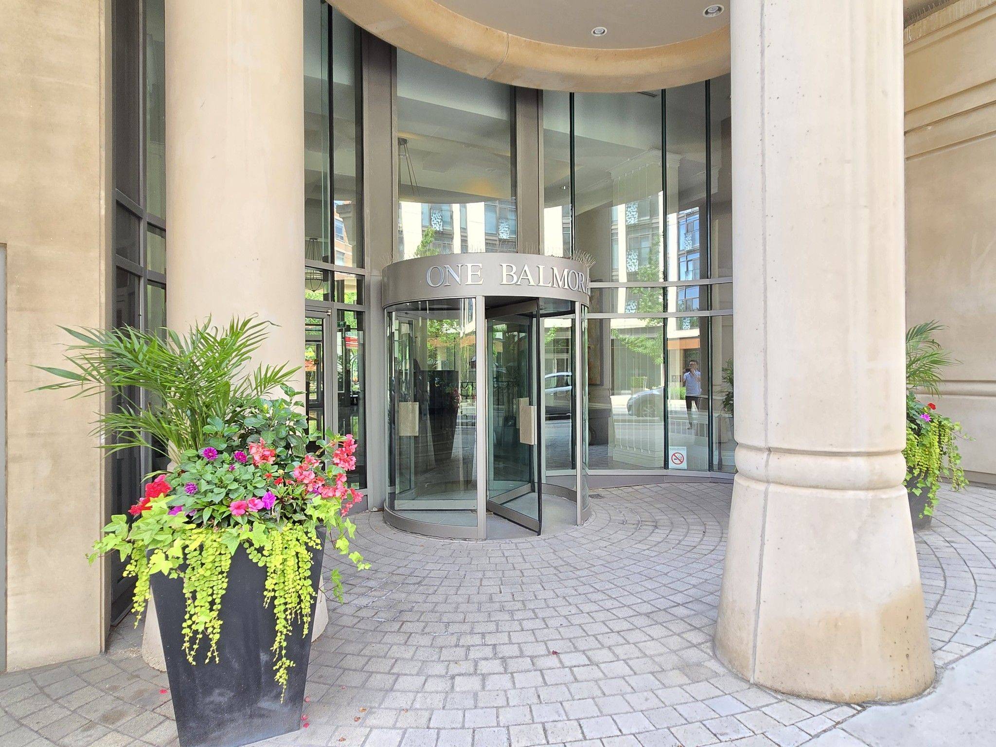 Toronto C02, ON M4V 3B9,1 Balmoral AVE #304