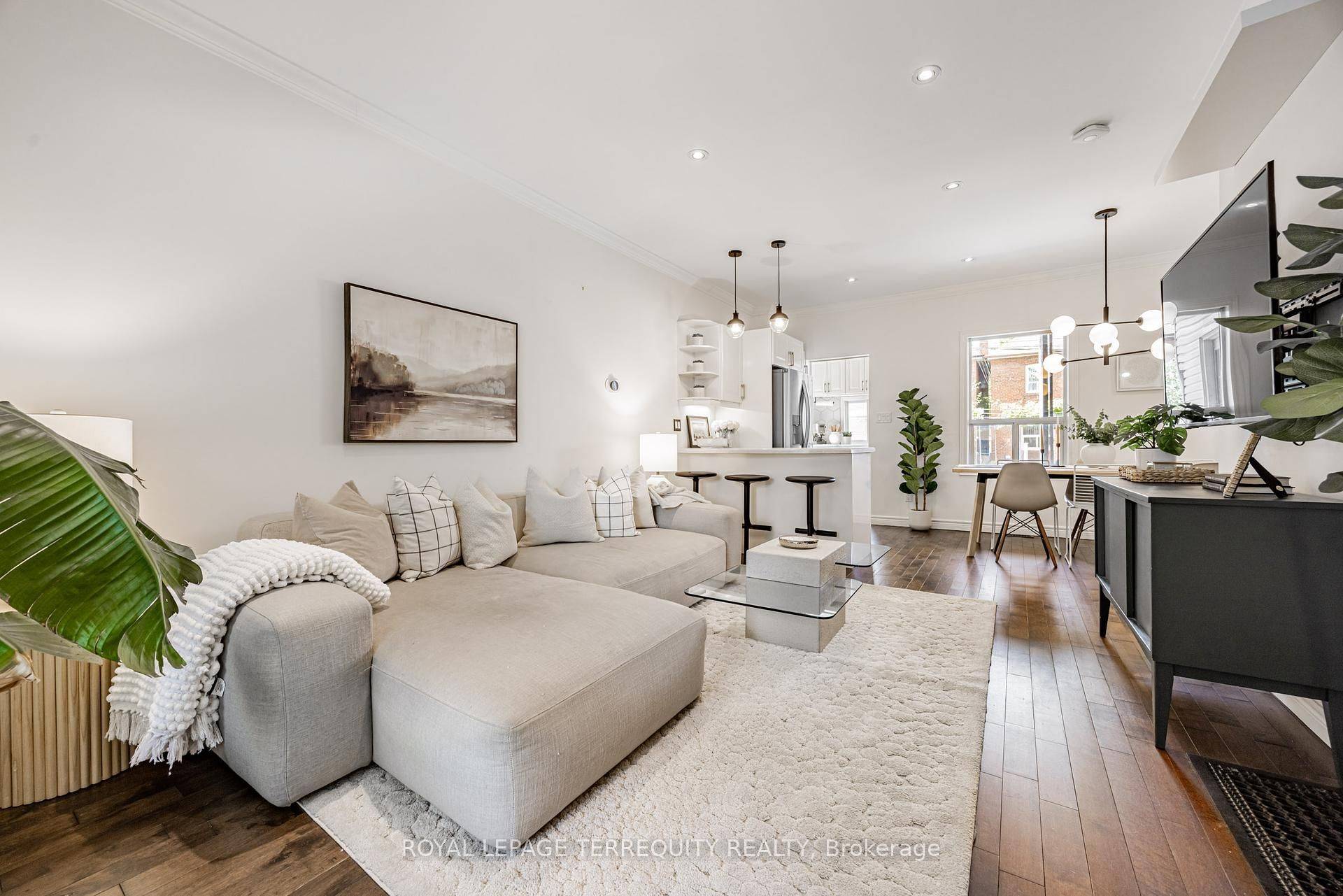 34 O'Leary AVE, Toronto C03, ON M6E 1L4