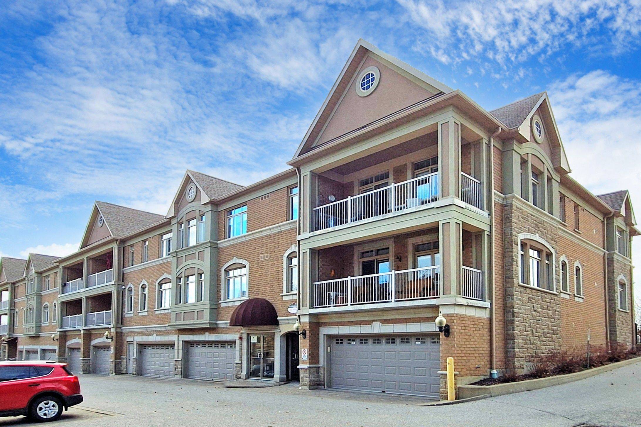 2 Briar Hill HTS #302, New Tecumseth, ON L9R 2H6