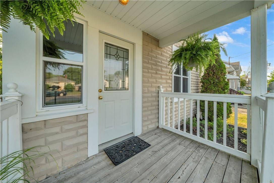 Port Colborne, ON L3K 4P8,644 ELM ST