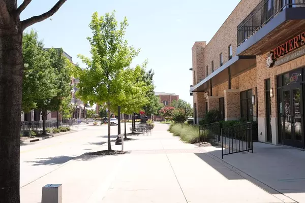 Roanoke, TX 76262,311 S Oak Street #275.8