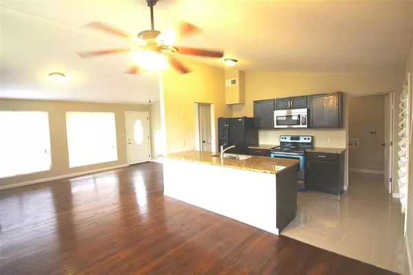 Lewisville, TX 75057,149 Hedgerow Lane