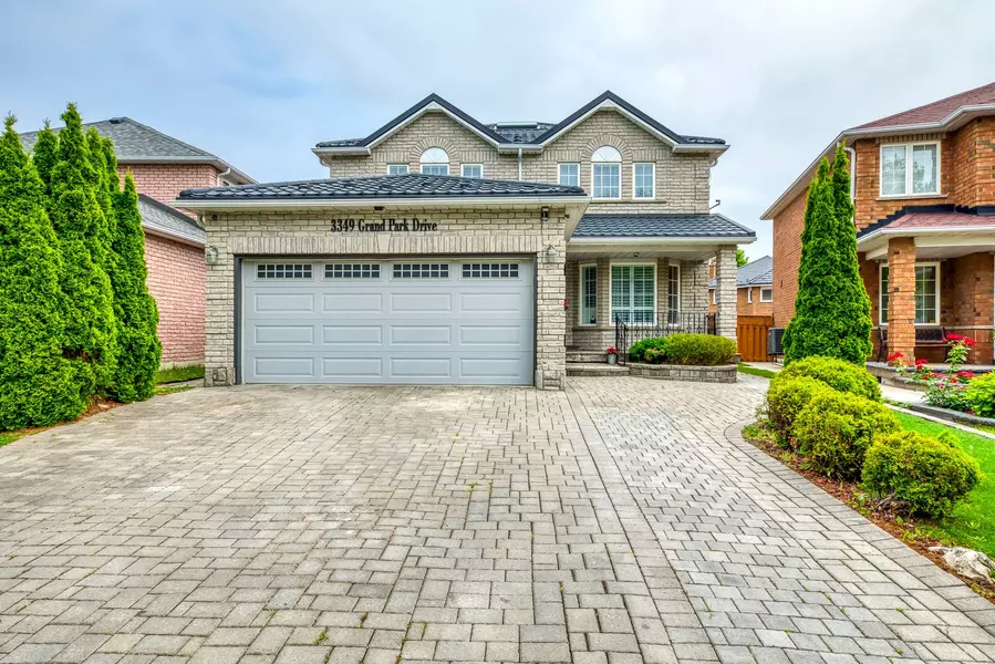 3349 Grand Park DR, Mississauga, ON L5B 4C9
