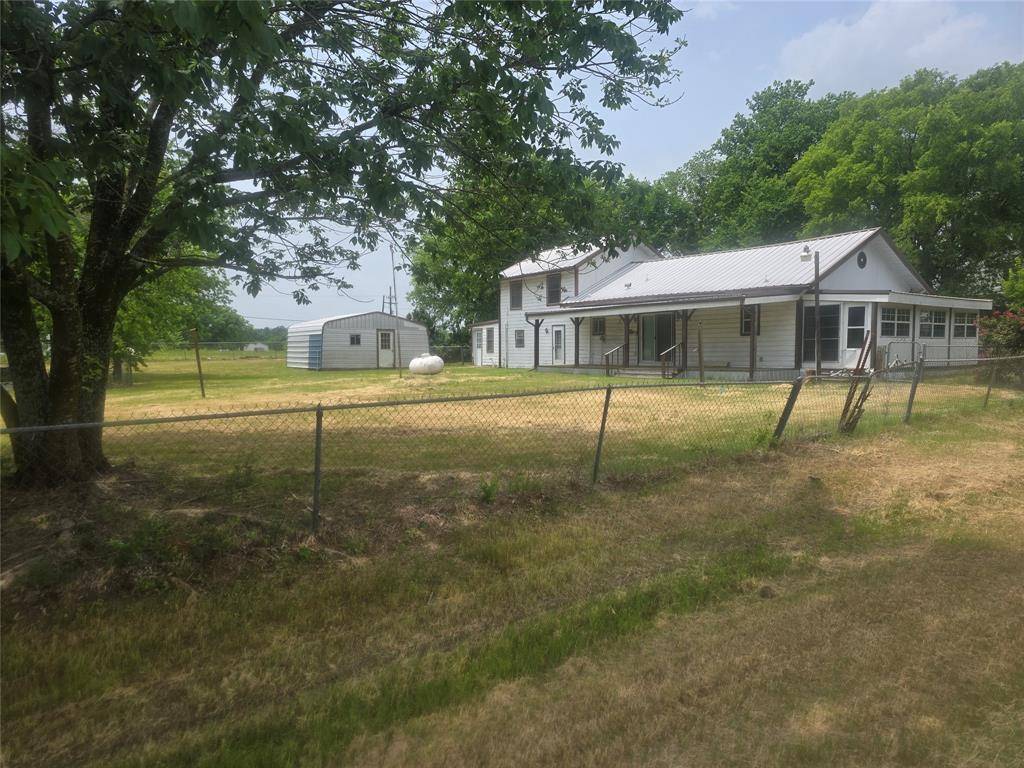 2878 Forest Avenue, Farmersville, TX 75442