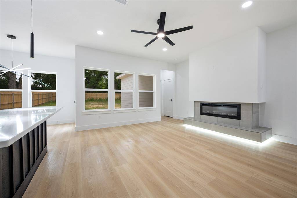 Dallas, TX 75210,3900 De Maggio Avenue
