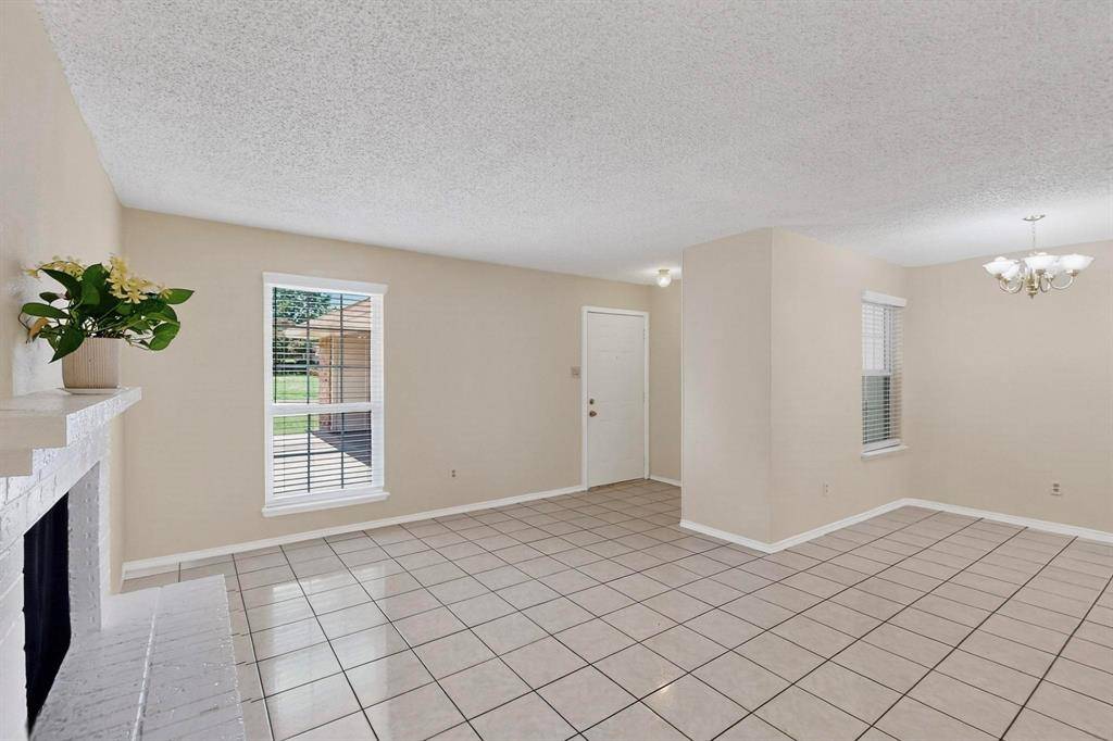 Arlington, TX 76014,2707-2709 Petersburg Drive