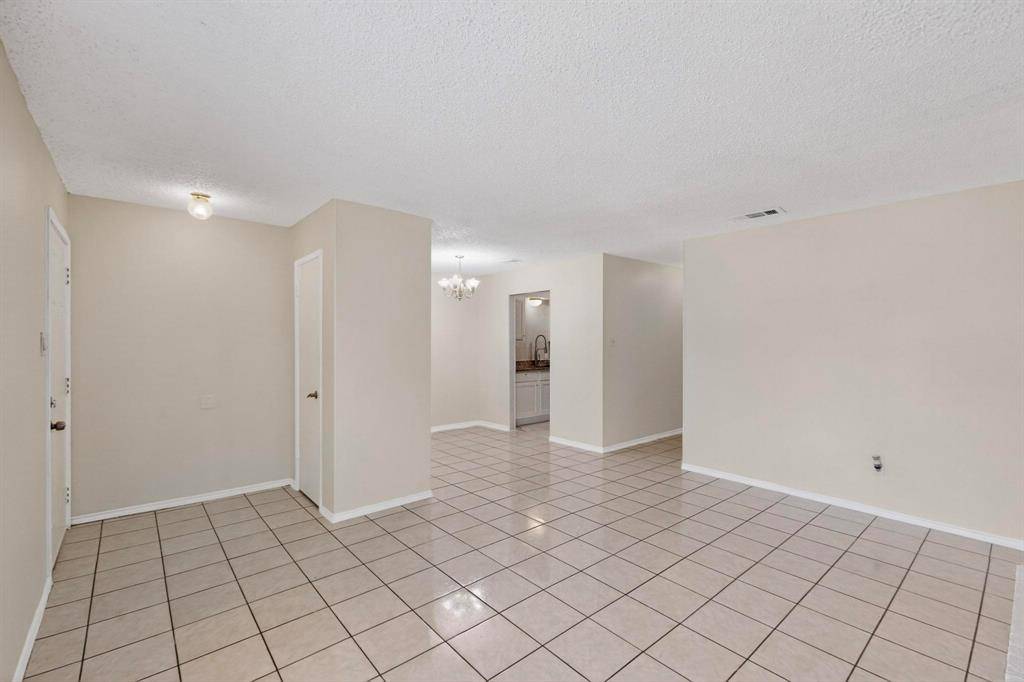 Arlington, TX 76014,2707-2709 Petersburg Drive