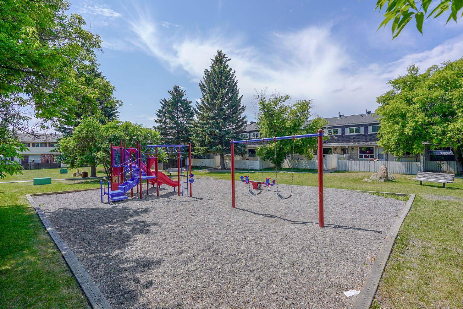 Calgary, AB T2A5P7,175 Manora PL Northeast #22