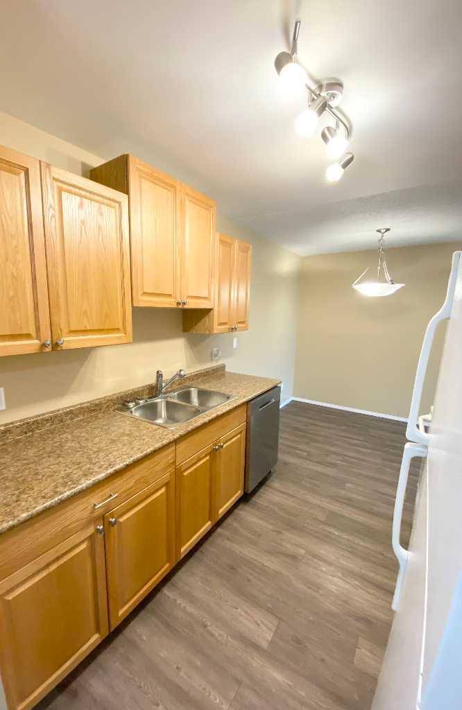 Stettler, AB T0C2L0,4808 45 ST #302