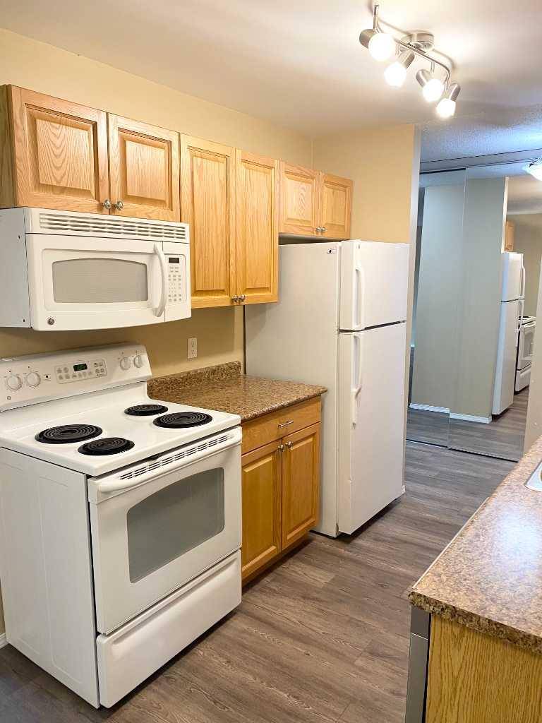 Stettler, AB T0C2L0,4808 45 ST #302