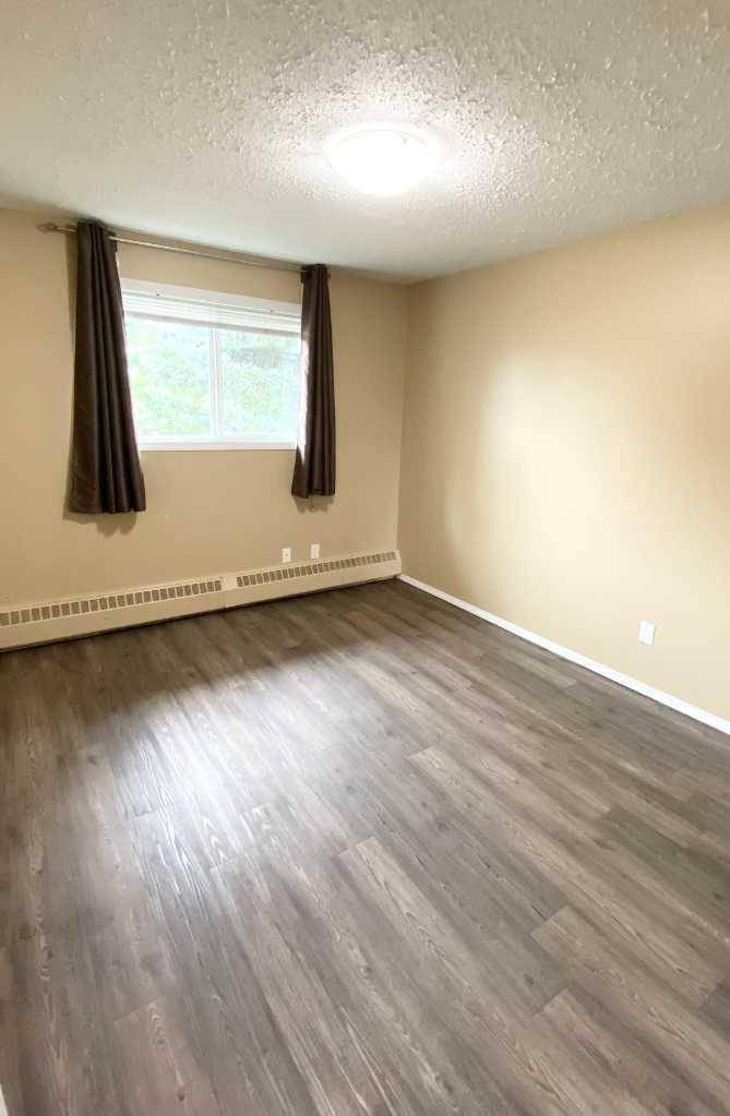 Stettler, AB T0C2L0,4808 45 ST #302