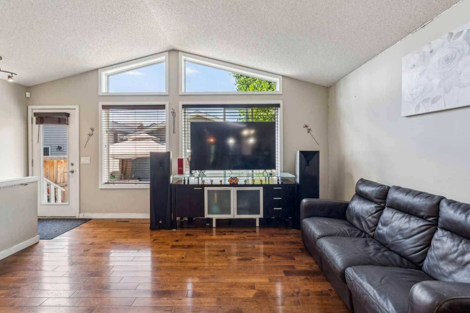 Calgary, AB T3M 0C8,22 Auburn Bay VW SE