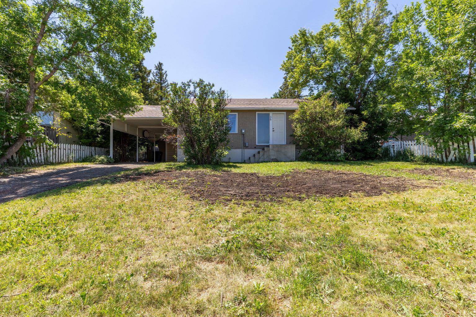 Cardston, AB T0K 0K0,36 8 AVE W