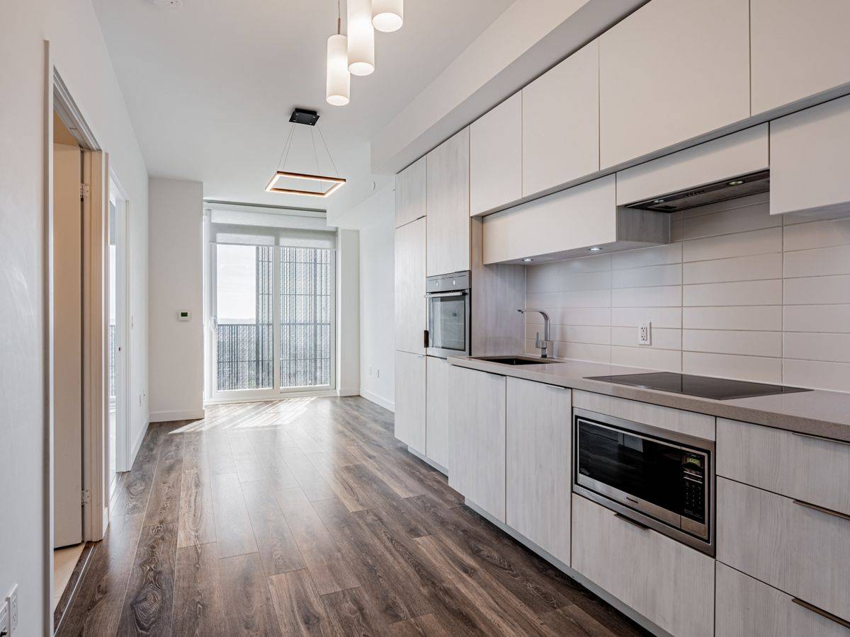 8 Eglinton AVE E #3809, Toronto C10, ON M4P 0C1